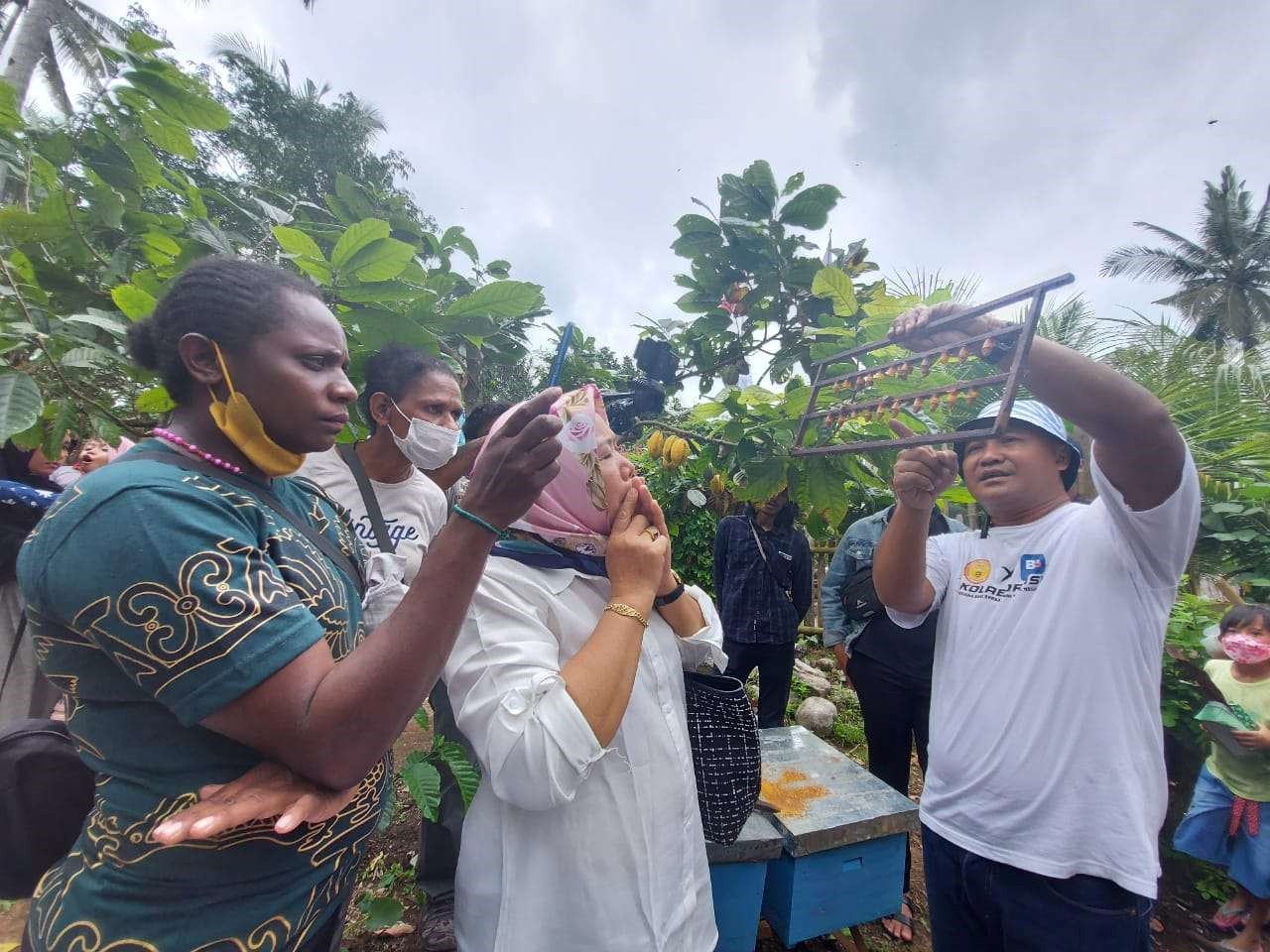 2022 09 04 KTH Papua kunjungi petani madu di Jembrana Bali tr 4