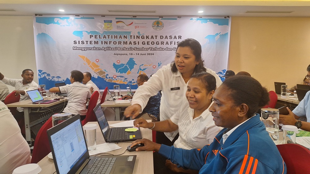 2024 06 14 GIS Basic Training DKLH Papua dh resized